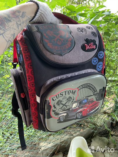 Школьный рюкзак с ортопедической спинкой