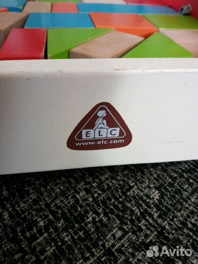 Развивающий набор кубики и тележка из дерева фирмы