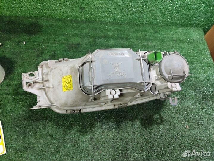 Фара левая Ford Fiesta 4