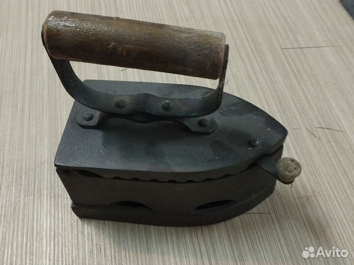 Утюг чугунный старинный