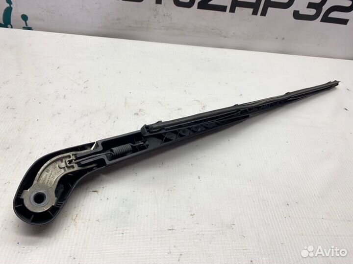 Поводок дворника задний Ford Focus 2 shda 2011