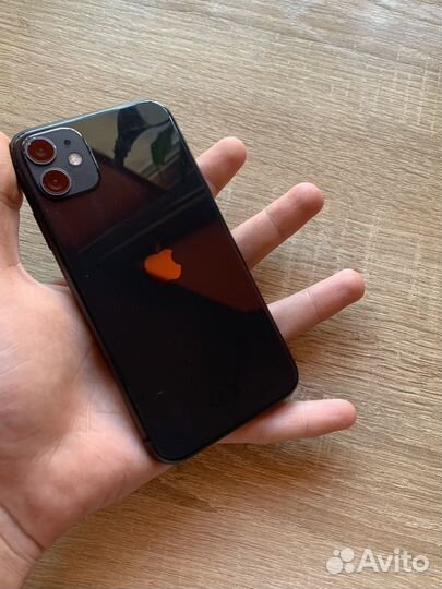 Телефон iPhone 11