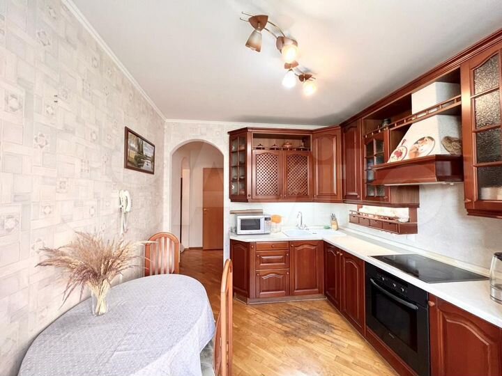 2-к. квартира, 52 м², 5/17 эт.