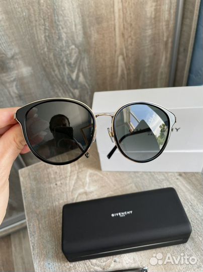 Очки новые Givenchy
