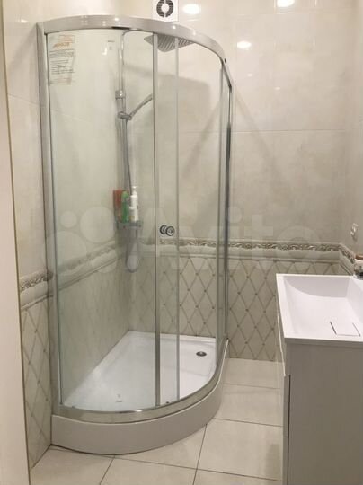 2-к. квартира, 60 м², 1/6 эт.