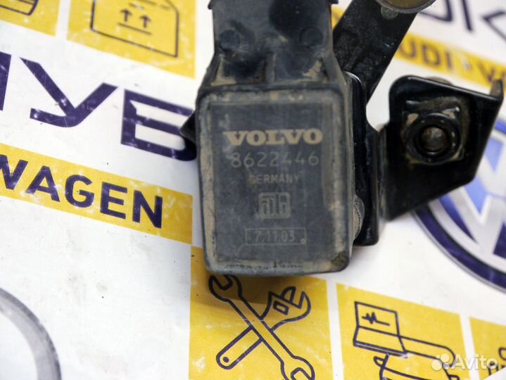 Датчик положения кузова Вольво XC90