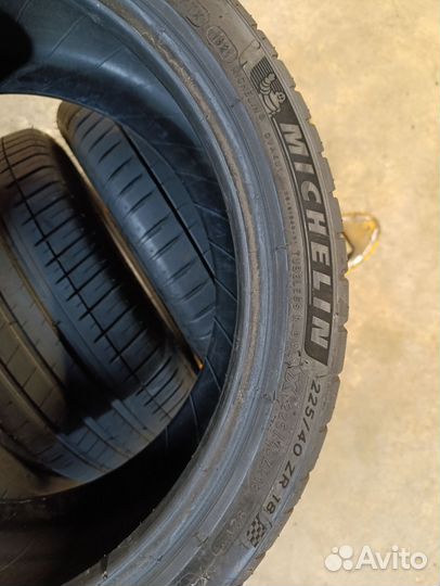 Michelin Pilot Sport 4 225/40 R18 92Y