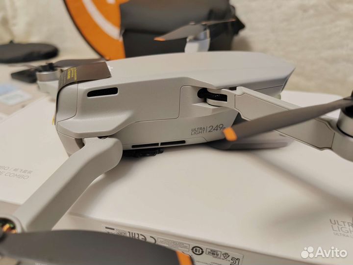 Квадрокоптер DJI Mini 2 Fly More combo