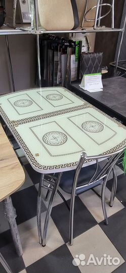 Стол обеденный