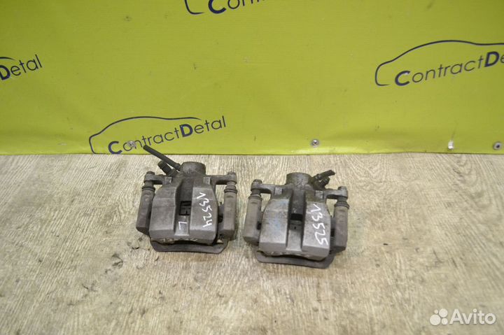 Суппорт задний левый Lexus RX 2 3