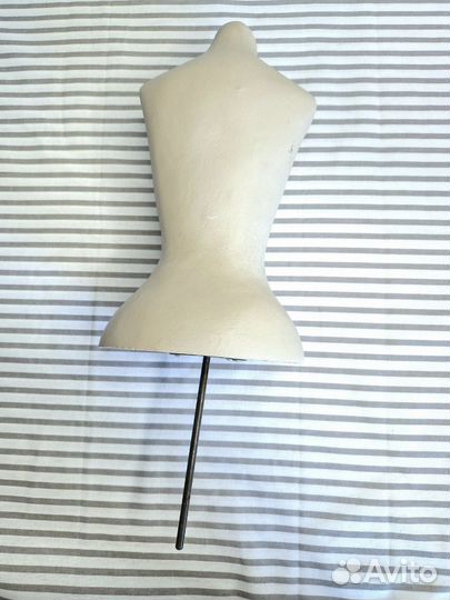 Манекен женский белого цвета
