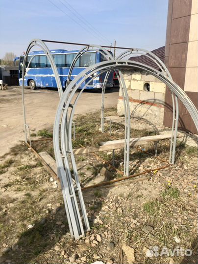 Железные дуги для теплицы или беседки