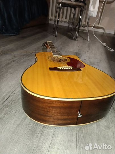 Акустическая гитара под восстановление