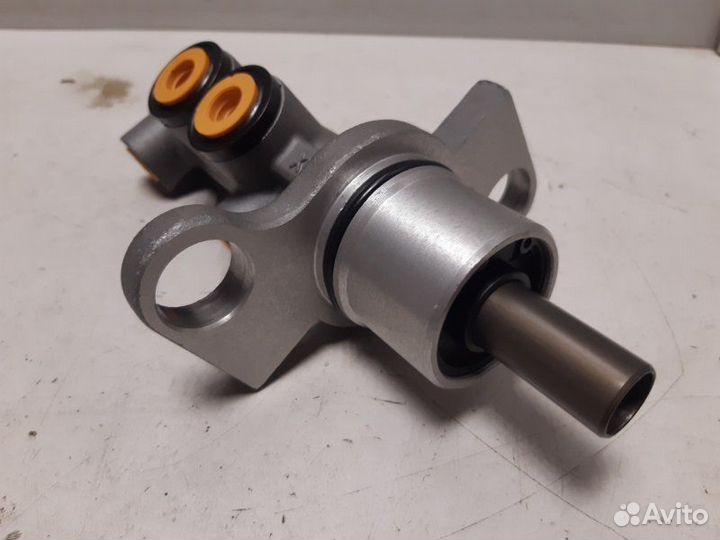 Цилиндр тормозной главный Audi A6 C5 1997-2004