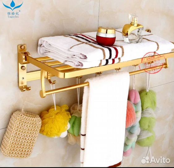 Вешалка полка для полотенец с крючками, новая