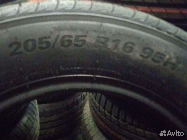 Kumho Ecsta HS51 205/65 R16 95H