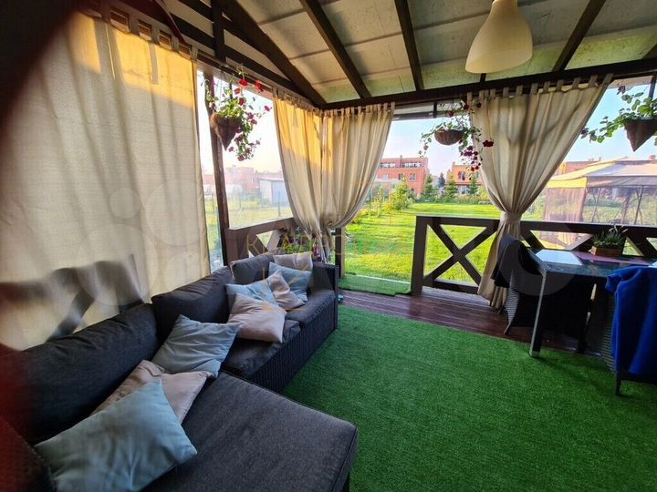 Дом 157 м² на участке 2 сот.