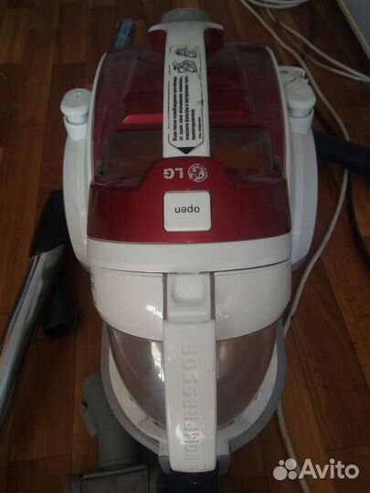 Пылесос с контейнером для сбора пыли