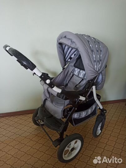Прогулочная коляска всесезонная