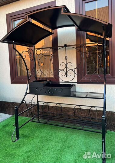 Мангал с крышей