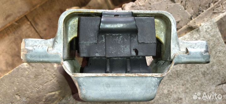 Опора АКПП vag