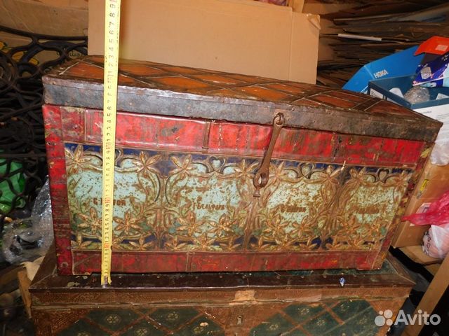Уникальный, антикварный, красивый сундучок Р.И
