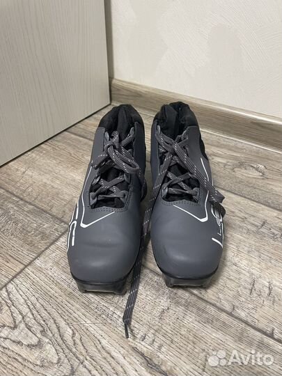 Лыжные ботинки Loss 38 размер. Состояние отличное