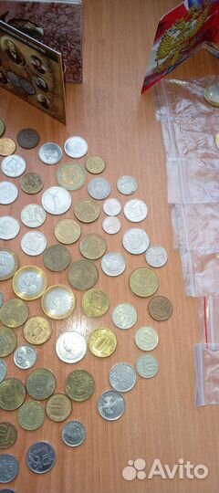 Коллекция банкнот и монет боны купюры деньги