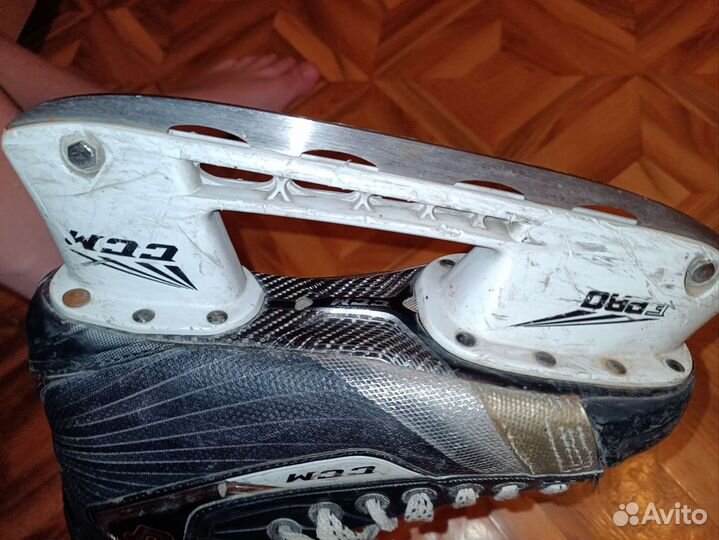 Коньки хоккейные ccm