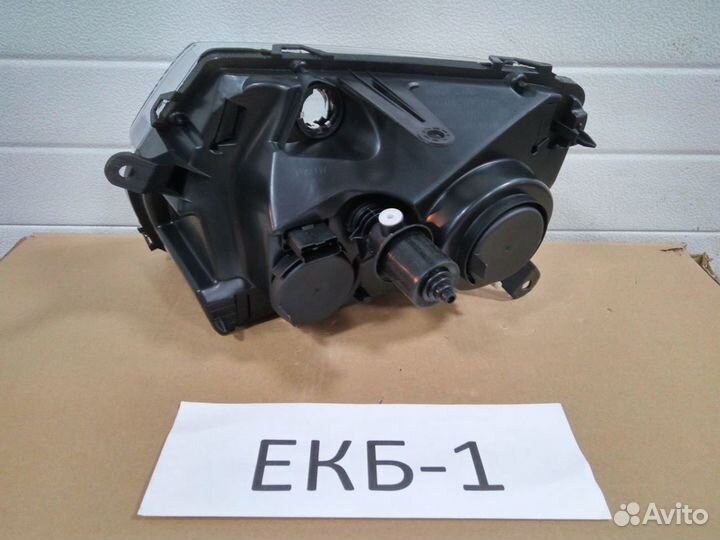 Фара правая Renault Duster 1 2011