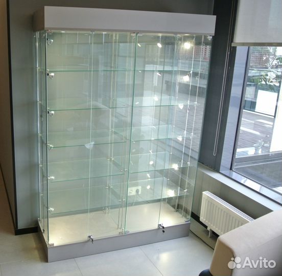 Витрина из стекла и лдсп для торговли