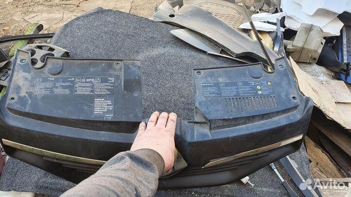 Решетка радиатора renault logan 2