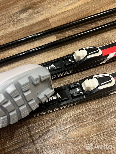 Беговые лыжи комплект