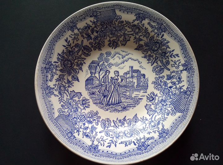 Фаянсовые тарелки 