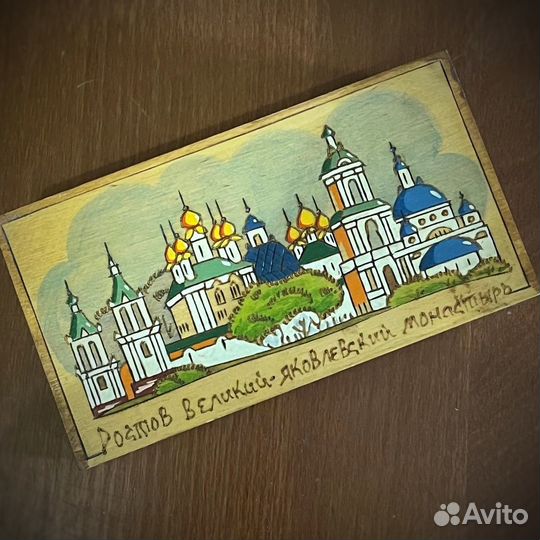 Деревянная шкатулка