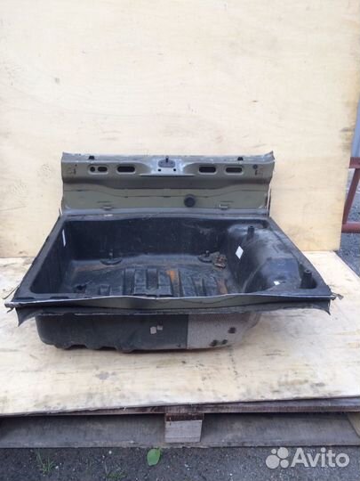 Тазик под запасное колесо Volkswagen Passat b7