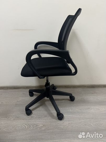 Офисное кресло