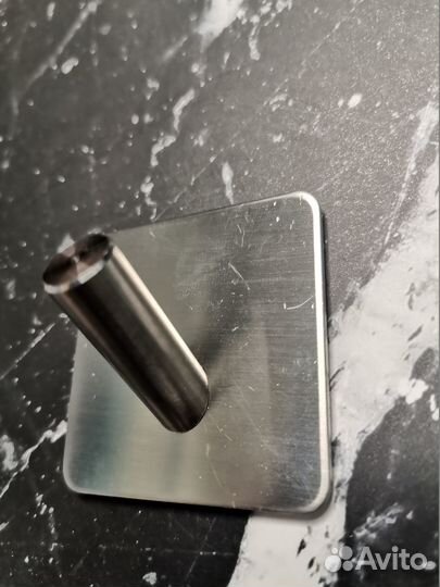 Крючки металлические самоклеящийся