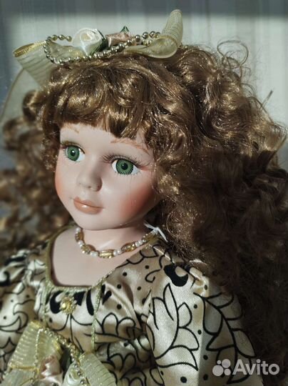 Кукла фарфоровая большая