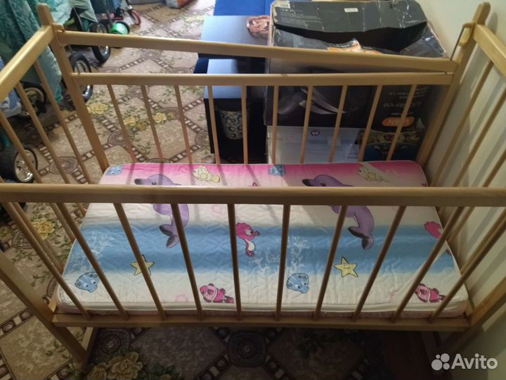 Кровать с матрасом