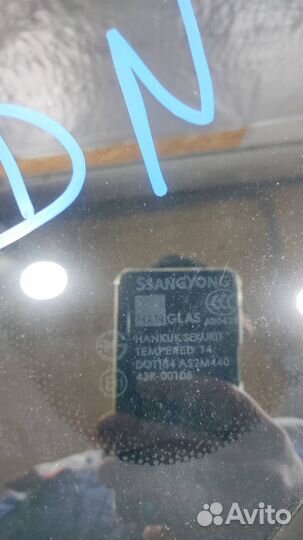 Стекло багажника левое Ssangyong Rexton 2005