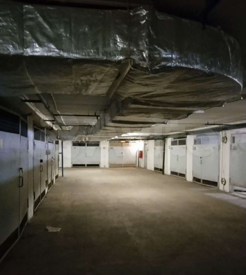 Гараж, > 30 м²