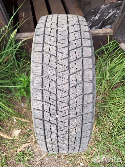 Bridgestone Blizzak DM-V1 225/65 R17 102R