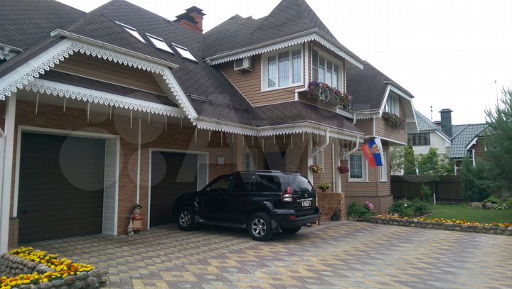 Дом 483 м² на участке 14 сот.