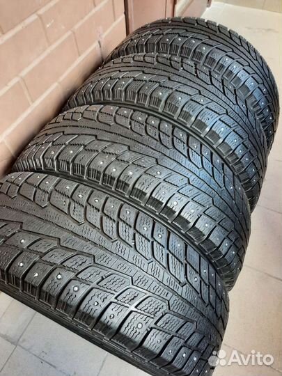 Michelin Latitude X-Ice North 225/70 R16