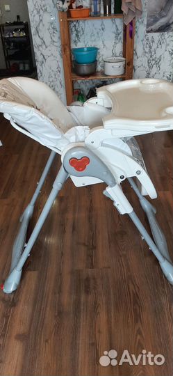 Стульчик для кормления brevi