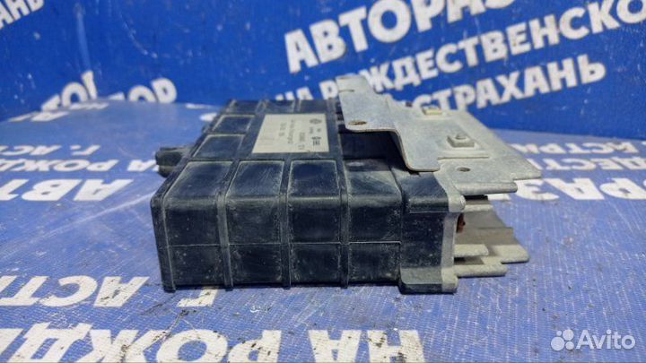 Блок управления АКПП Volkswagen Passat B3 седан