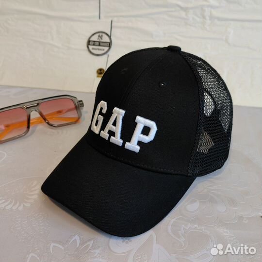 Бейсболка GAP с сеткой