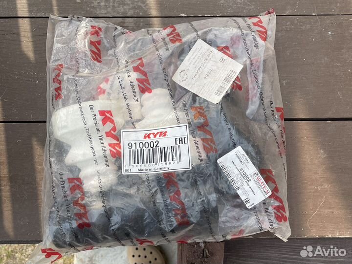 Пылезащитный комплект амортизаторов KYB 910002