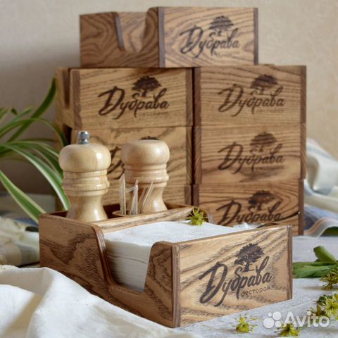 Деревянная салфетница с отделением для спецовниц